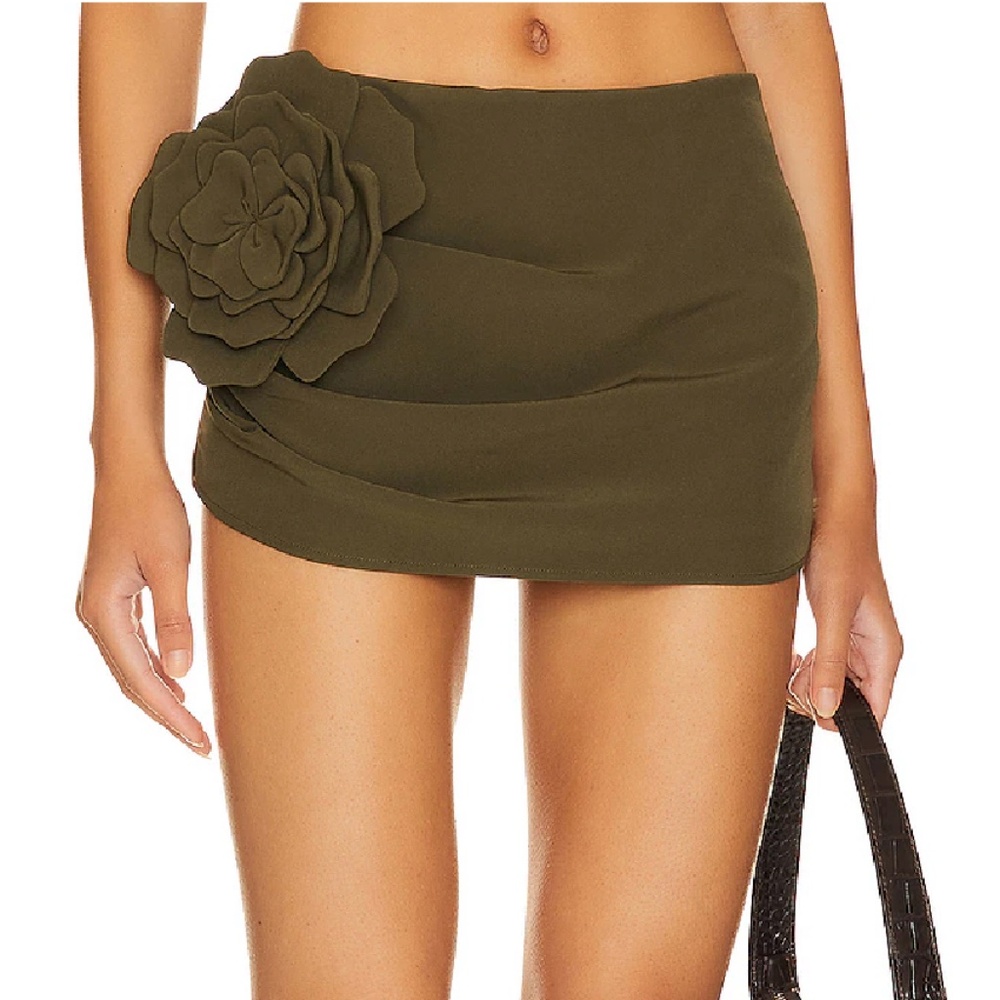 ✨ SALE✨ NWT Lovers + Friends Zora Crop Top & Skort Set - Olive Green - Picture 3 of 12